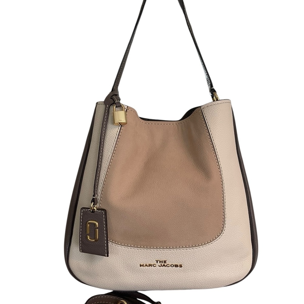 NWOT Marc Jacobs Director Shoulder Bag with Modern Design